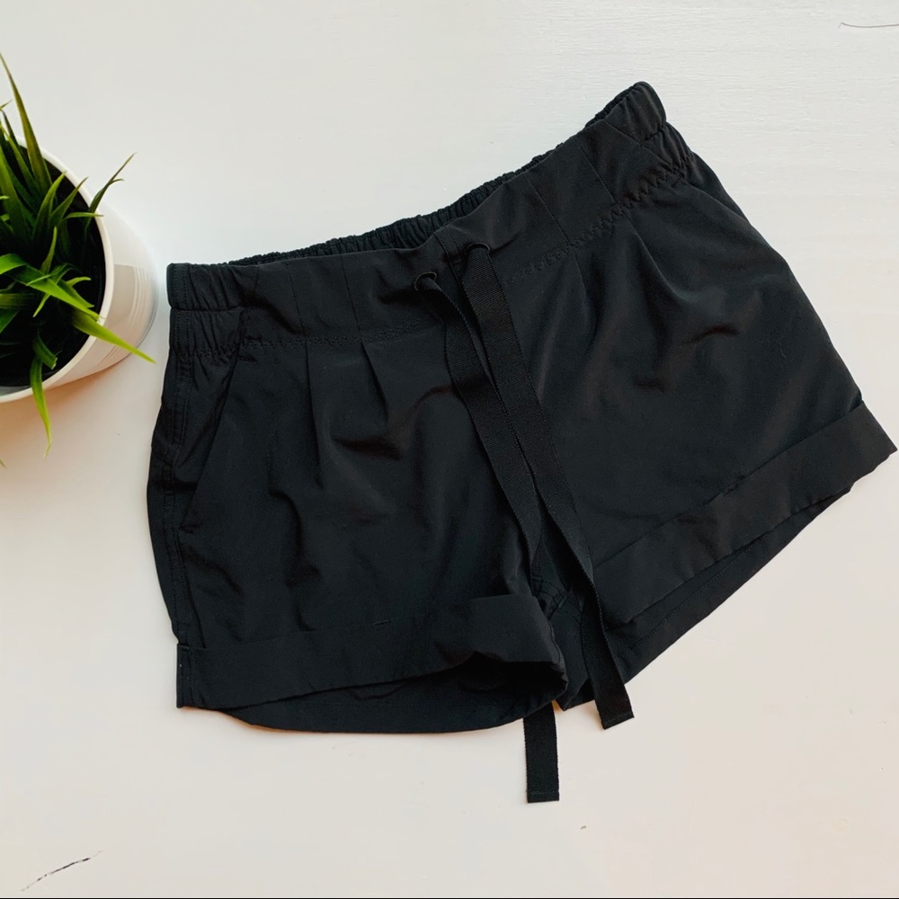 LULULEMON Black Spring Break Away Short 2 EUC - Picture 2 of 9